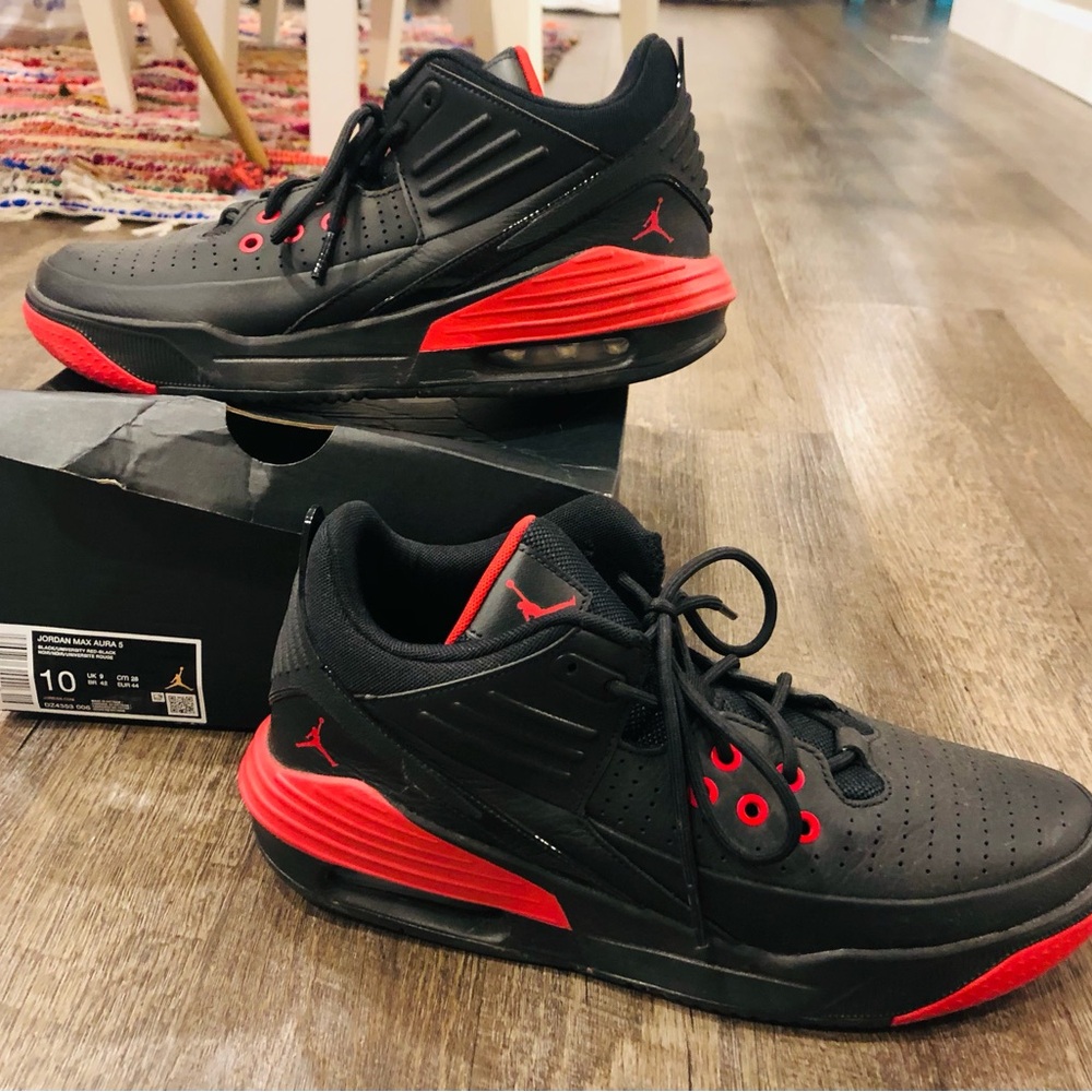 Jordan max aura 5